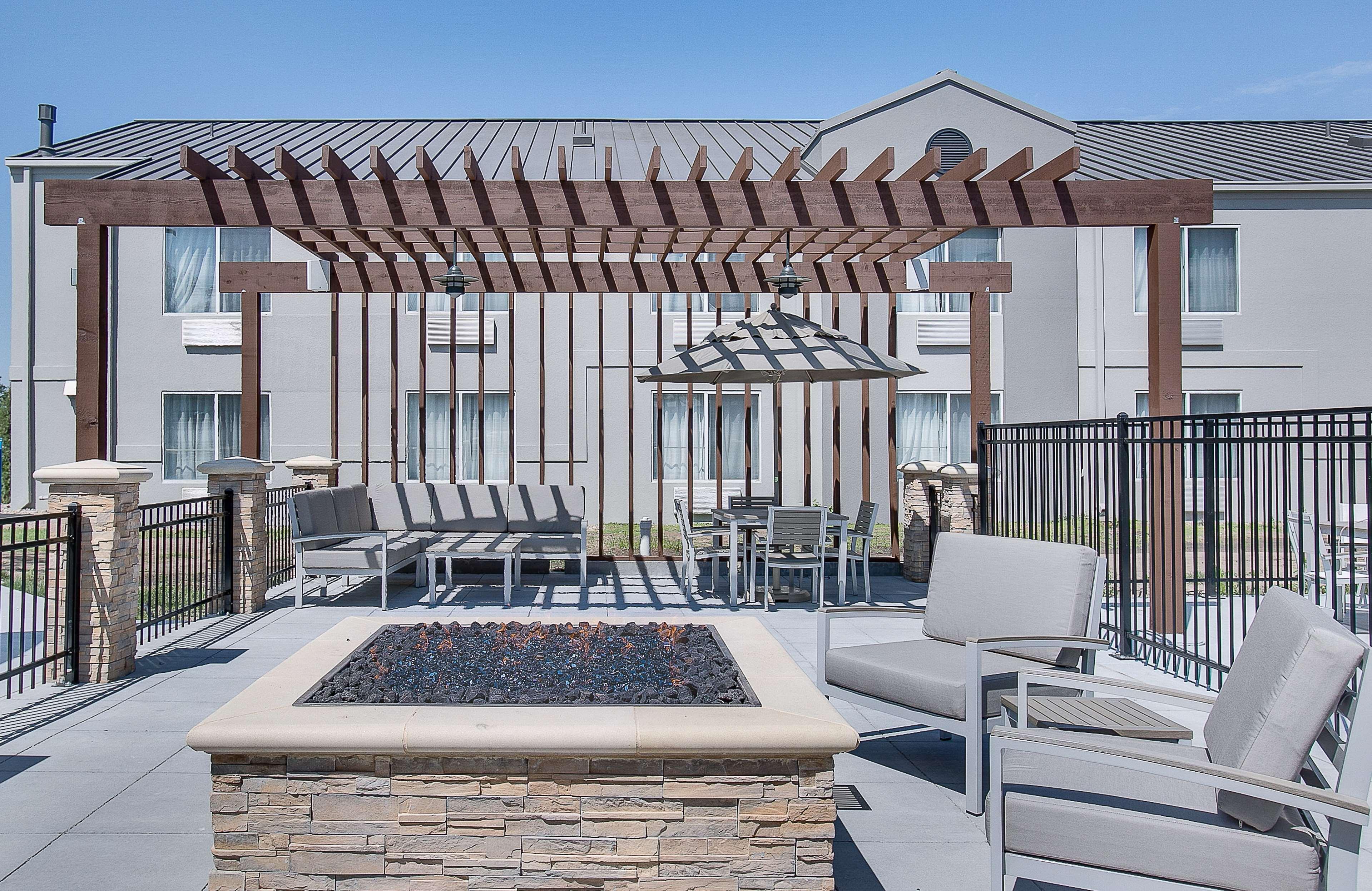 Country Inn & Suites By Radisson, Wichita East, Ks 외부 사진
