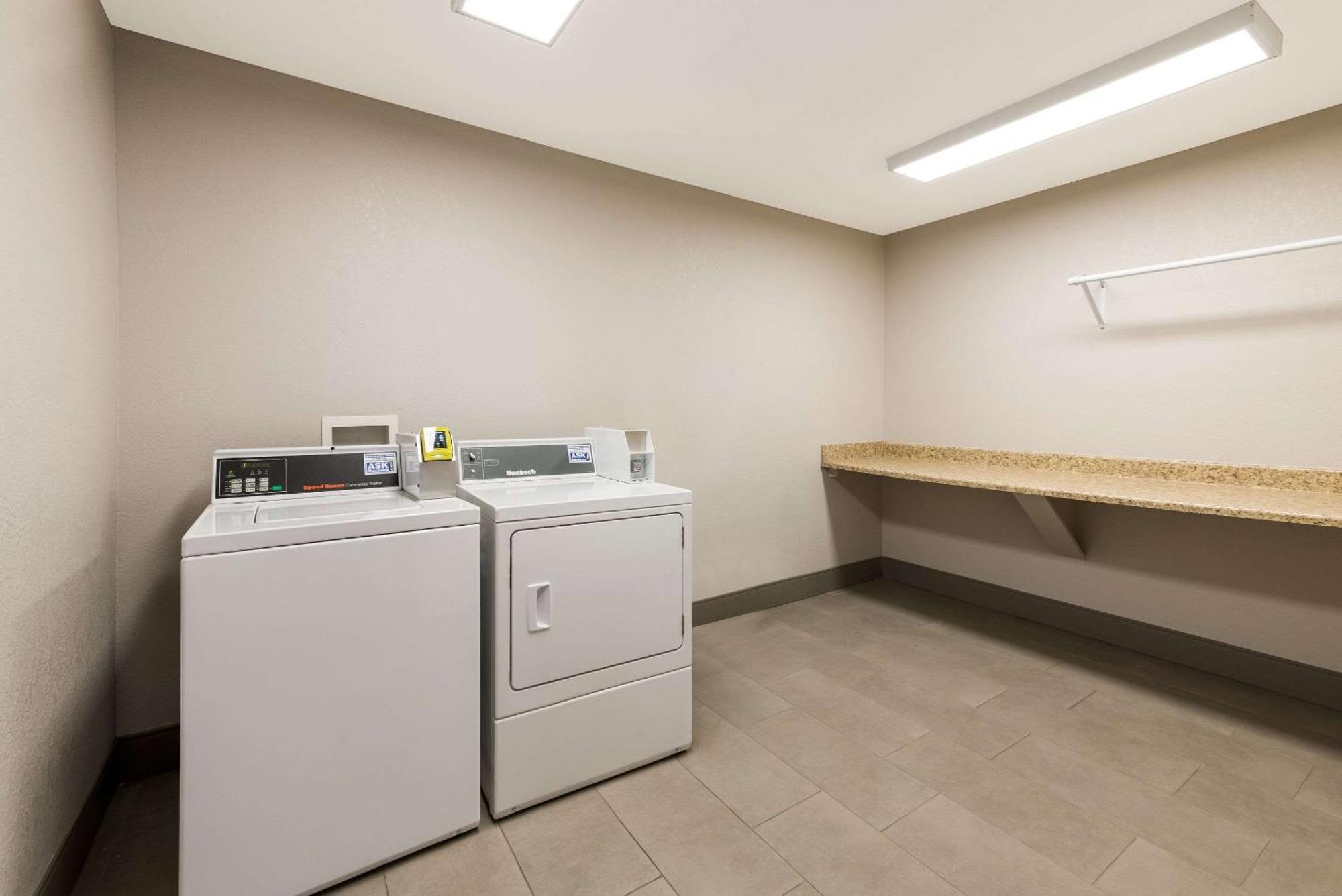 Country Inn & Suites By Radisson, Wichita East, Ks 외부 사진